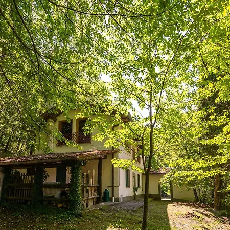 With Garden And Shared Pool Holiday home *