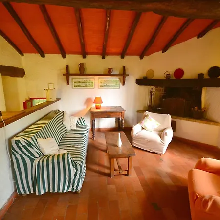 Holiday home With Garden And Shared Pool