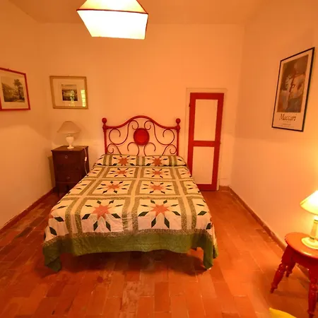 Holiday home With Garden And Shared Pool *